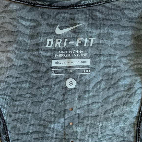 Nike Racer Back Pattern top - Picture 3 of 3